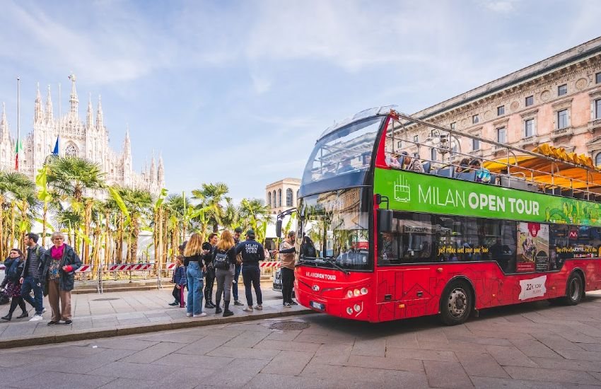 Bus Tour alla scoperta di Milano Bus Tour alla scoperta di Milano